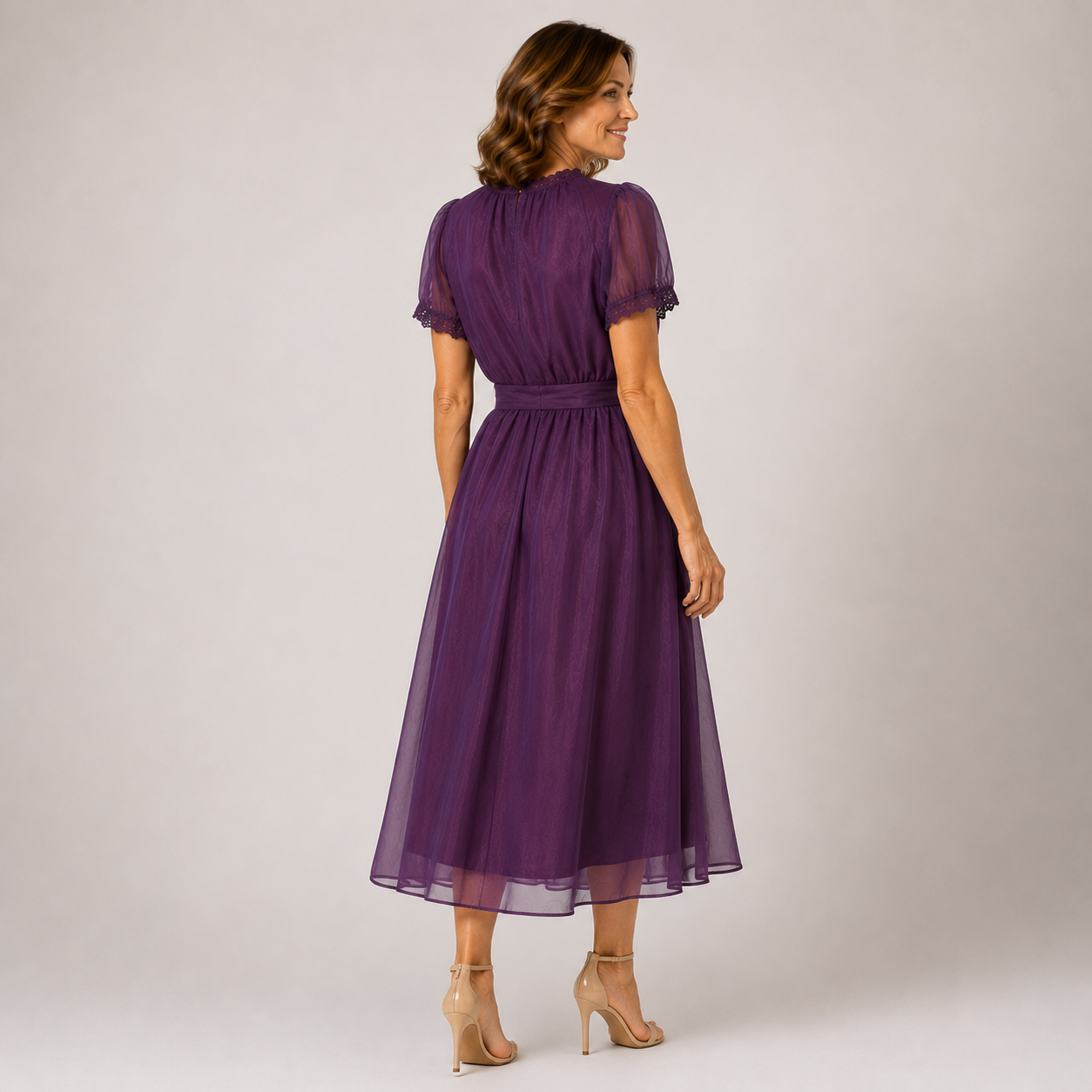 Flavia | Maxi Vestido con Escote de Gota y Ribete de Encaje de Gasa