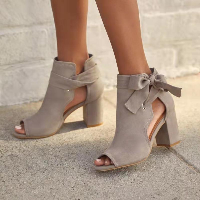 Tacones con lazo