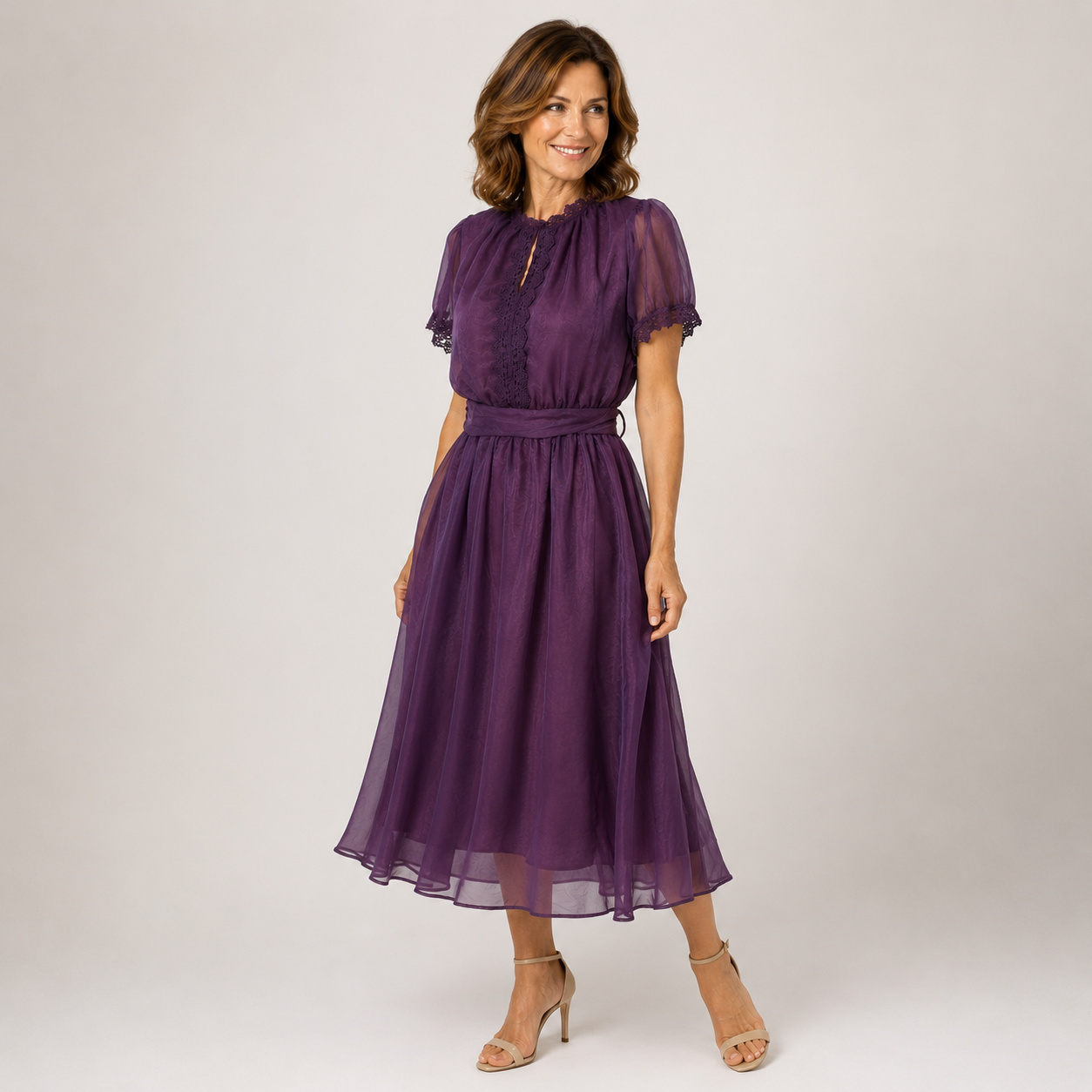 Flavia | Maxi Vestido con Escote de Gota y Ribete de Encaje de Gasa