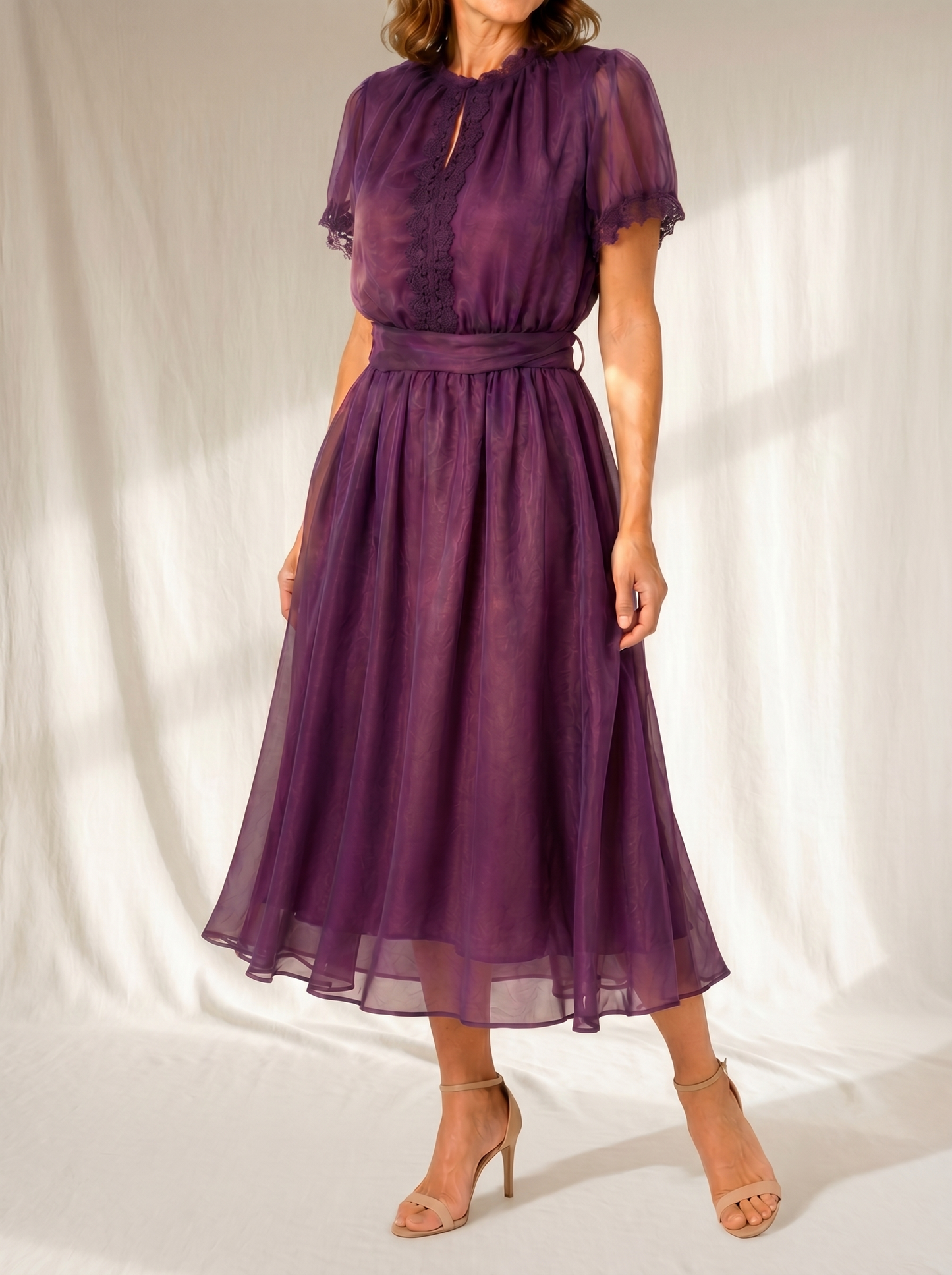 Flavia | Maxi Vestido con Escote de Gota y Ribete de Encaje de Gasa