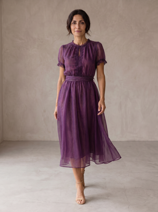 Flavia | Maxi Vestido con Escote de Gota y Ribete de Encaje de Gasa